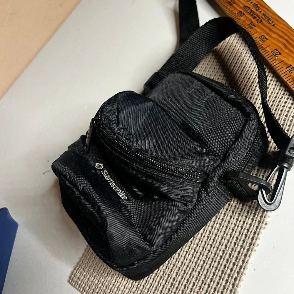 Samsonite Black Nylon Mini Crossbody Camera Bag Travel Belt Pouch Utility Case